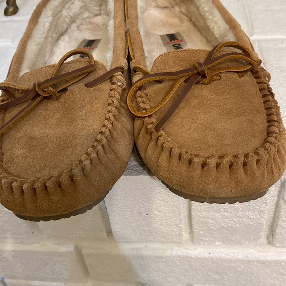 Leather Tan  Minnetonka, house slippers - Picture 2 of 8